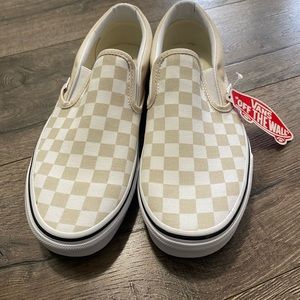 Checkerboard Classic Slip-on Shoe- VANS (Women’s 9.5)